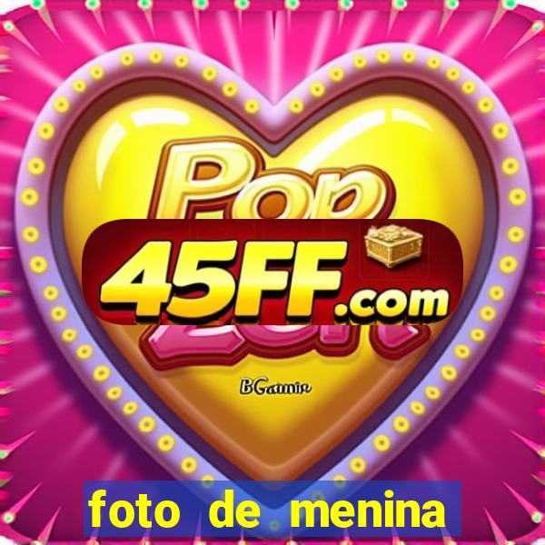 foto de menina bonita fake cacheada